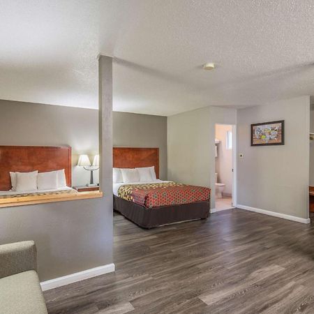 Econo Lodge Inn & Suites Yreka Luaran gambar