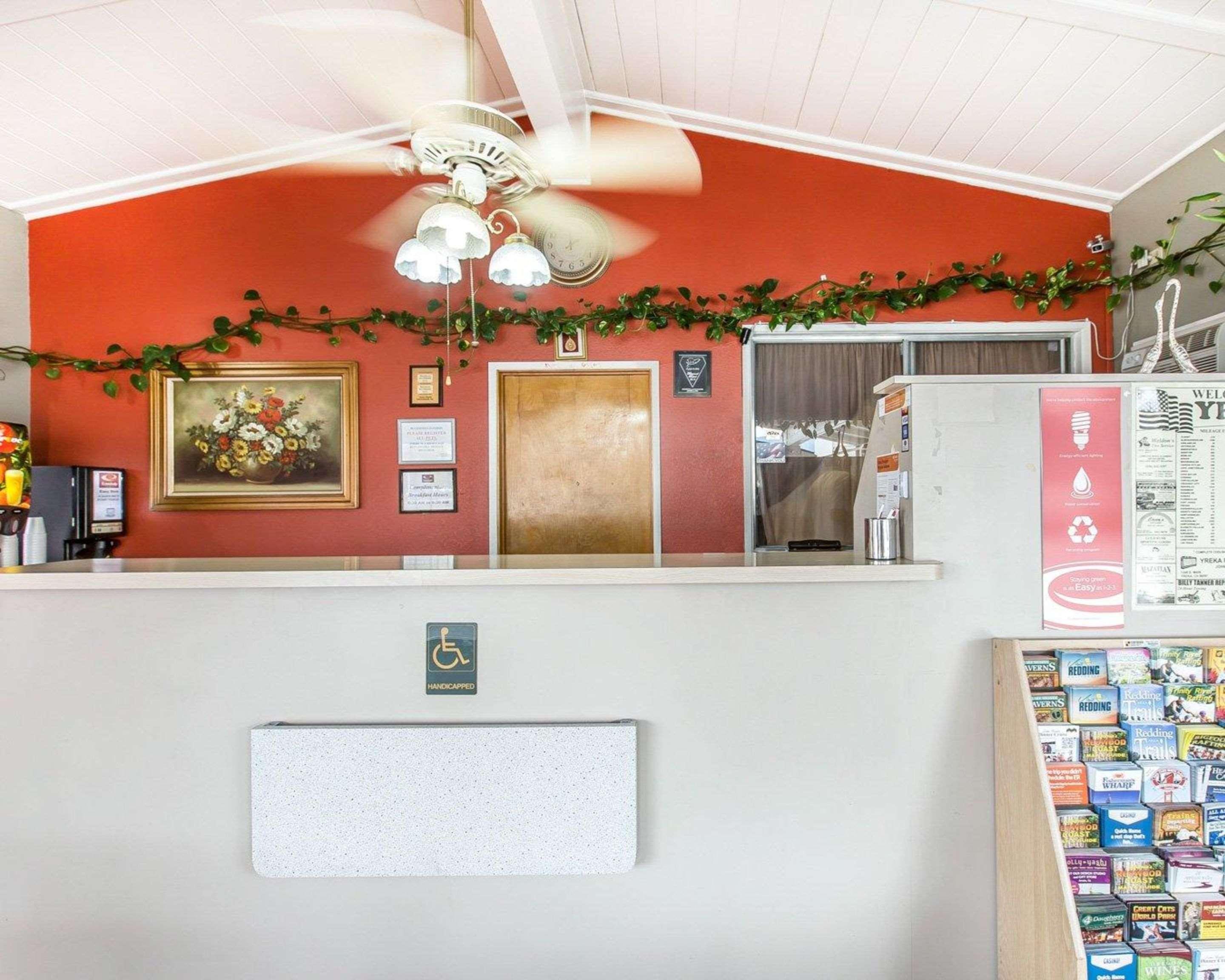 Econo Lodge Inn & Suites Yreka Luaran gambar