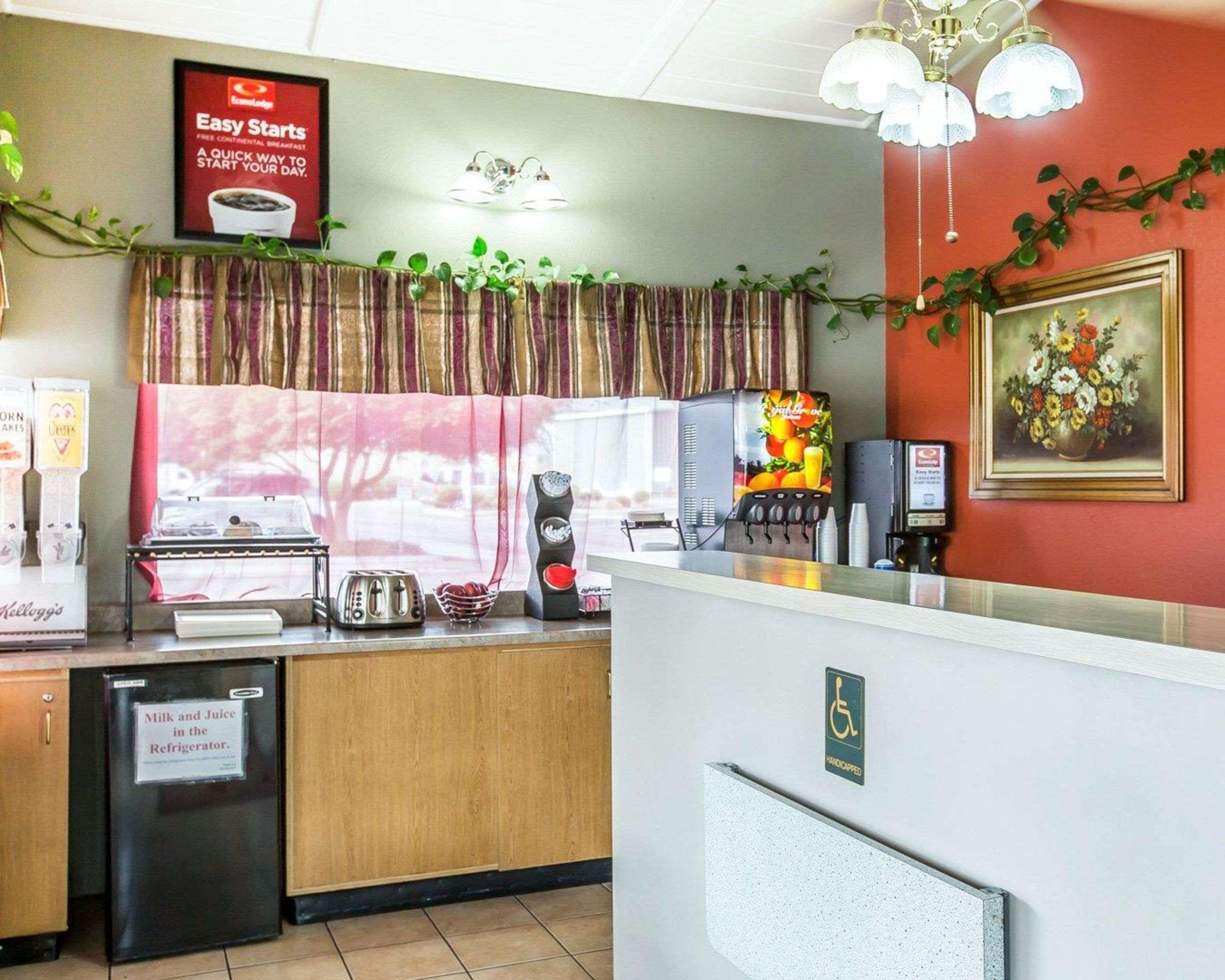 Econo Lodge Inn & Suites Yreka Luaran gambar
