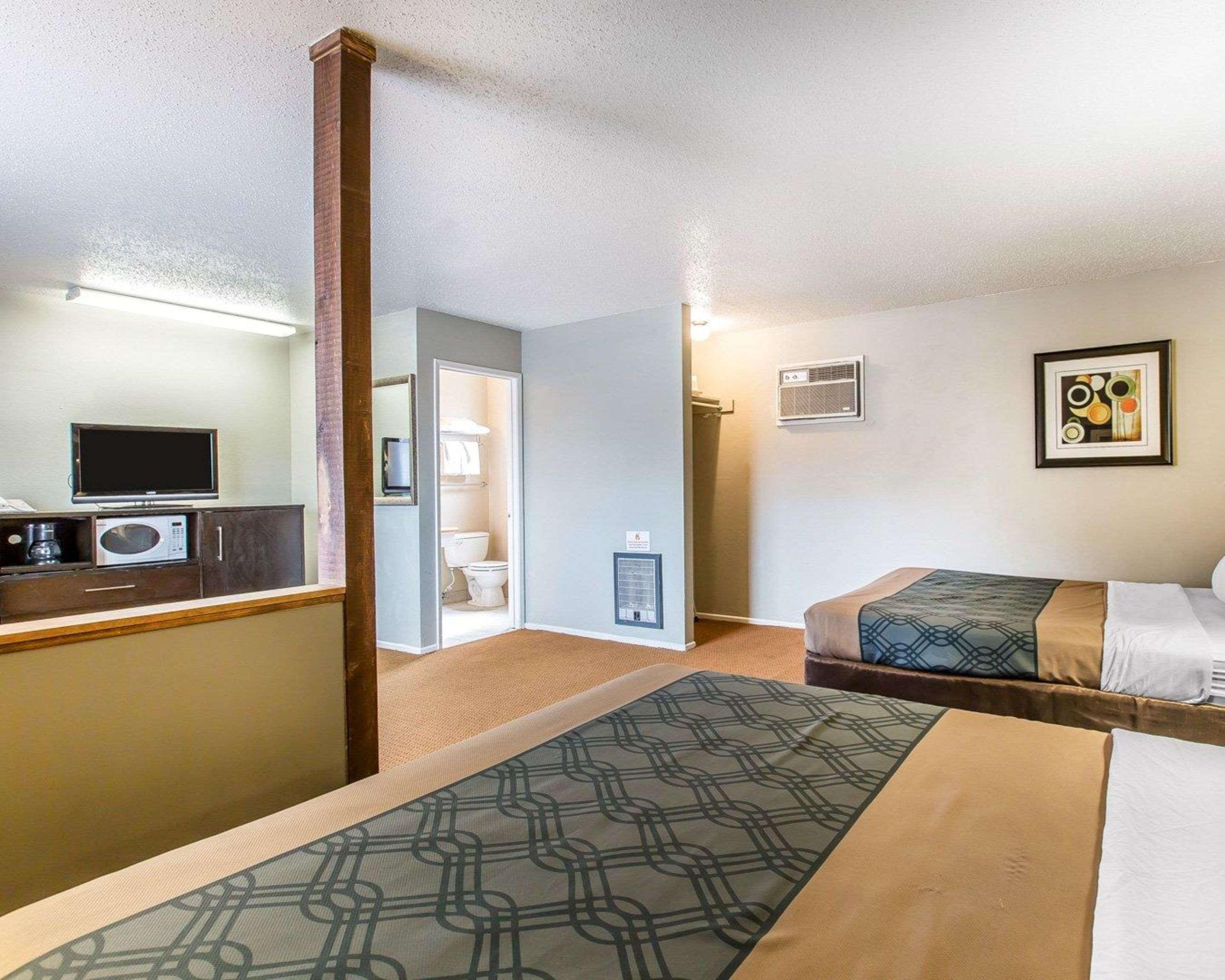 Econo Lodge Inn & Suites Yreka Luaran gambar
