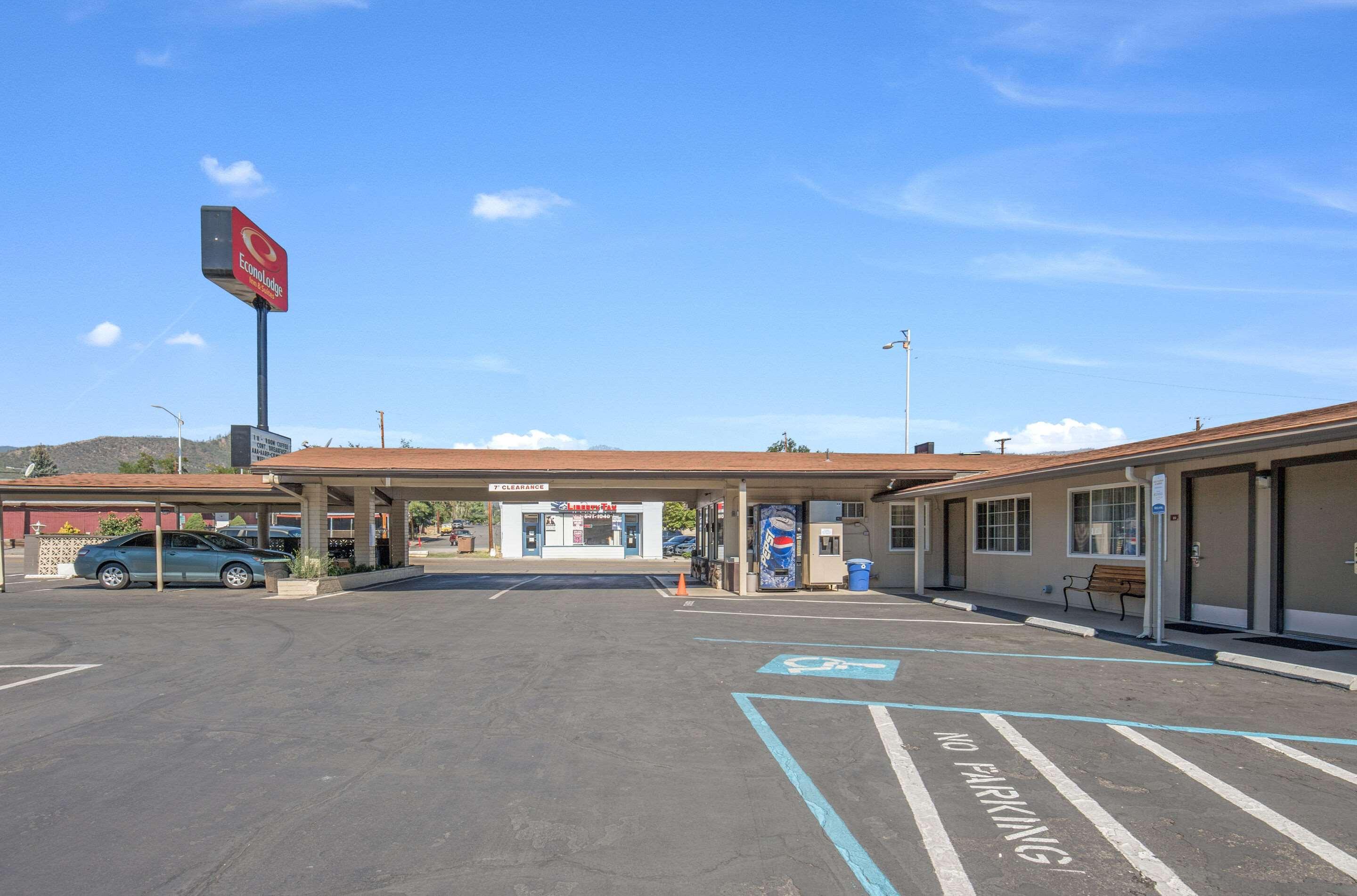 Econo Lodge Inn & Suites Yreka Luaran gambar