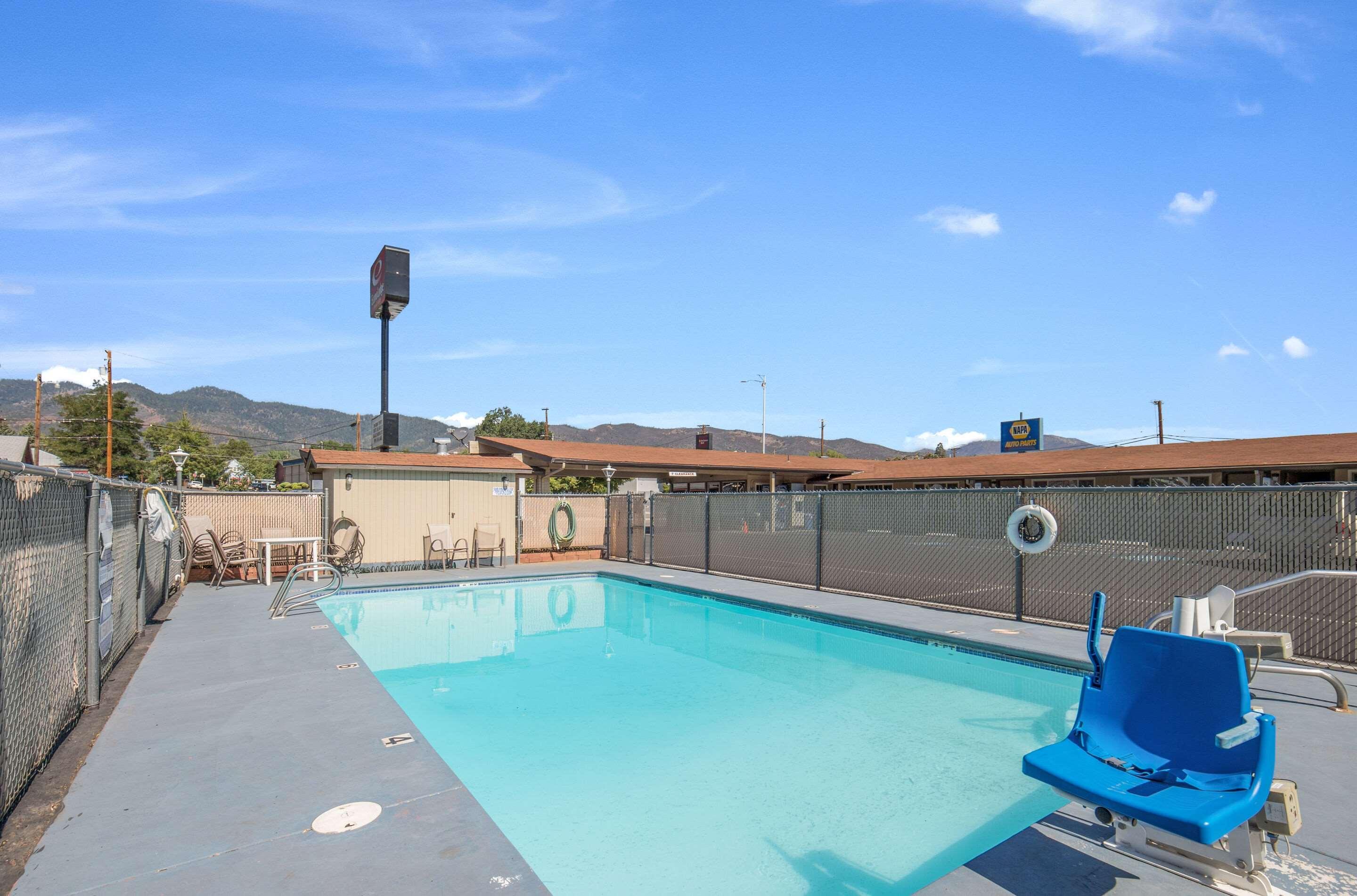 Econo Lodge Inn & Suites Yreka Luaran gambar