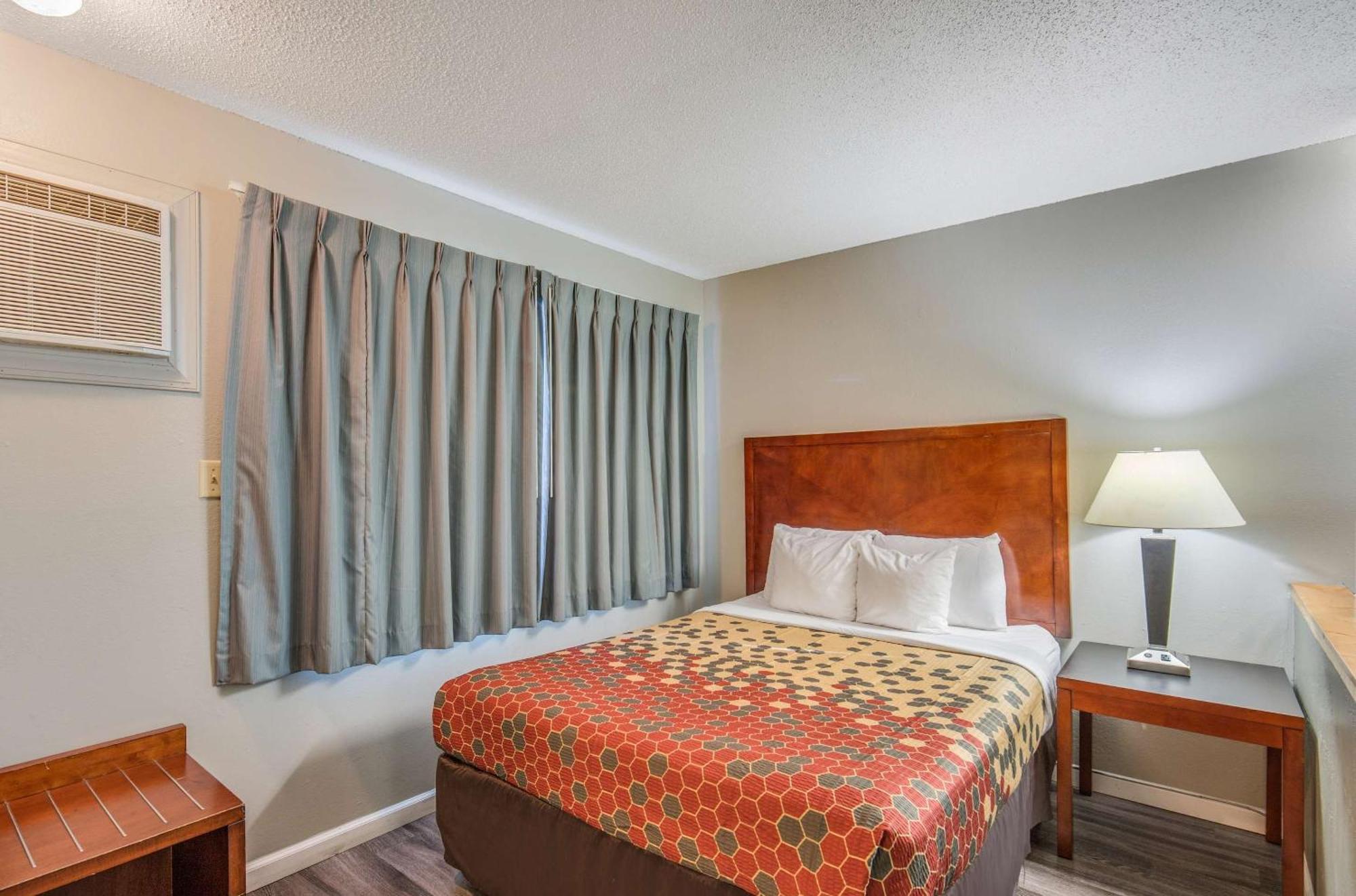 Econo Lodge Inn & Suites Yreka Luaran gambar